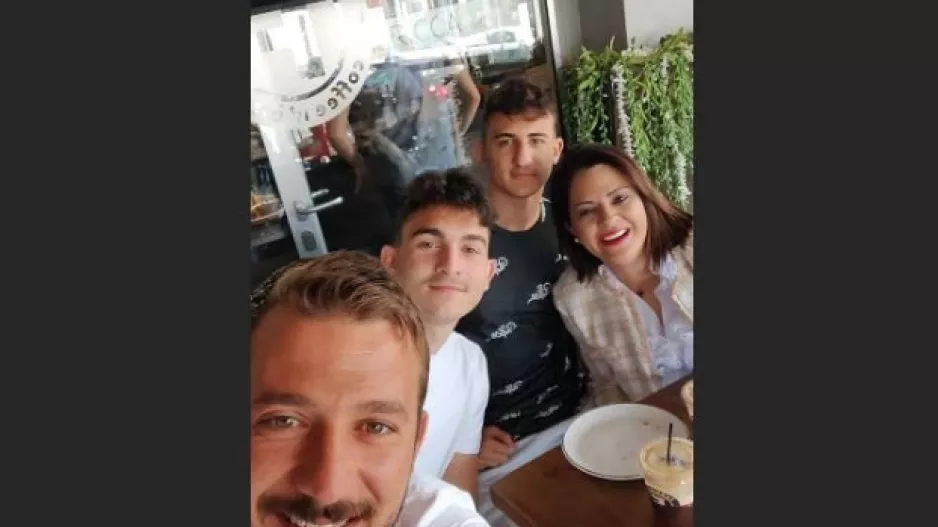Οι κολλητοί...