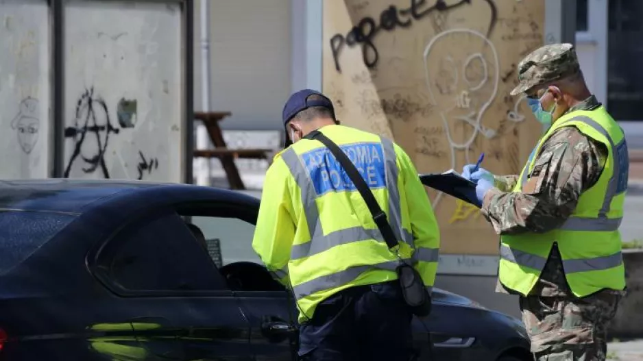 Εξώδικα σε πεζούς και οδηγούς 