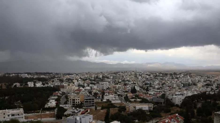 Δρόμοι "ποτάμια" στη Λευκωσία - Ποιες περιοχές επηρεάστηκαν (Φώτος)
