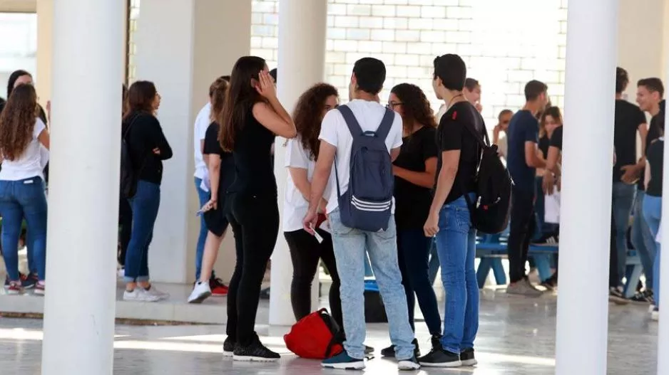 Πίσω στο σχολείο οι τελειόφοιτοι - Τι θα γίνει σήμερα/Οι οδηγίες