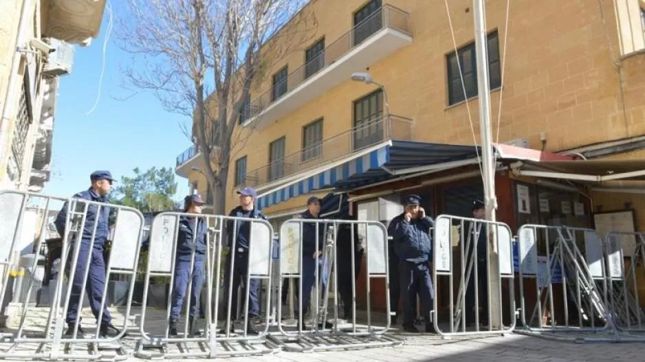 Όλα... ανοιχτά για τα κλειστά Οδοφράγματα