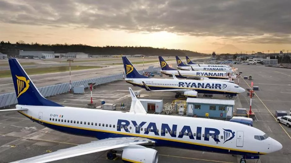 Σχεδιάζει 3.000 απολύσεις εργαζομένων η Ryanair