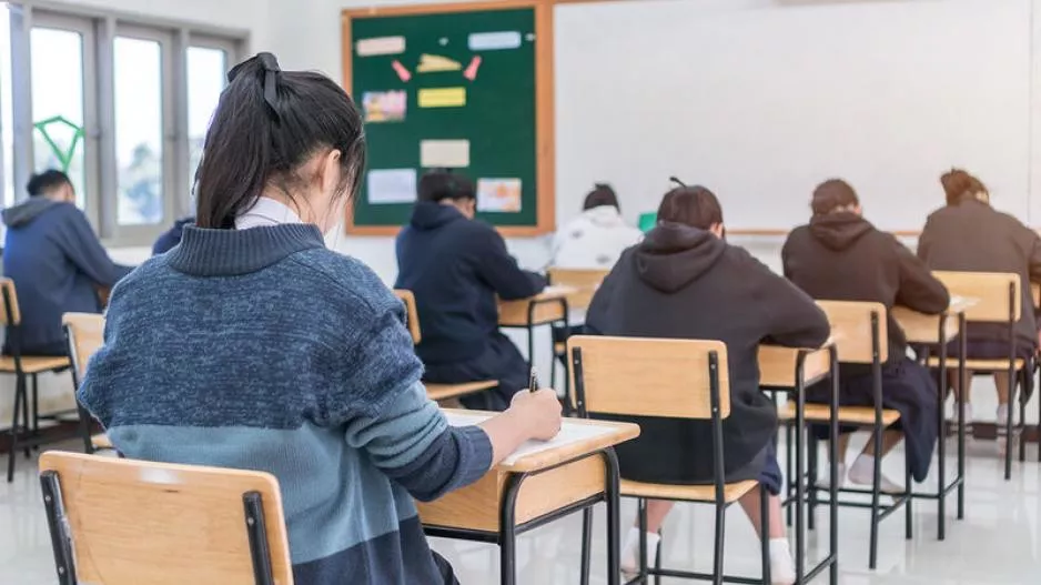 Ελλάδα: Ανοίγουν 1/6 δημοτικά, νηπιαγωγεία και παιδικοί σταθμοί