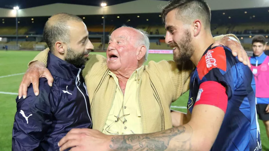 Πάντα με τους παίκτες
