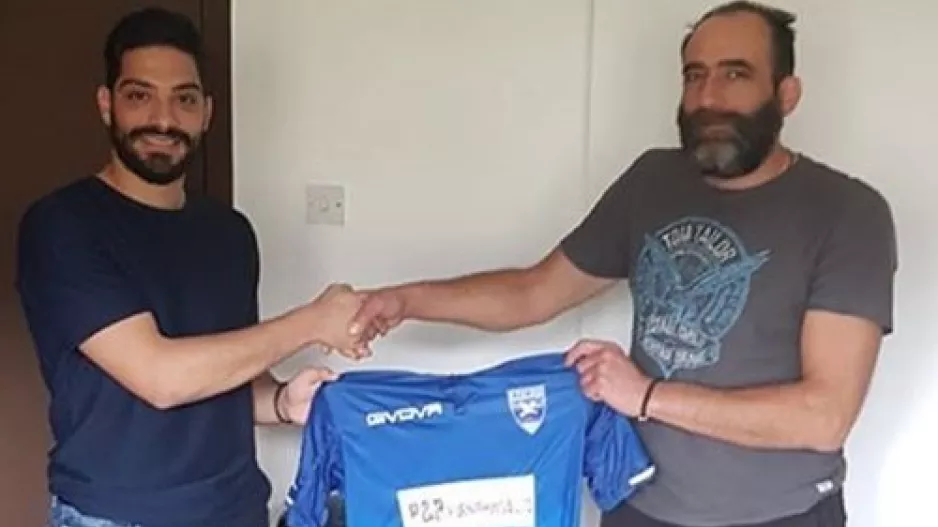 Συνεχίζει με Ξενοφώντος