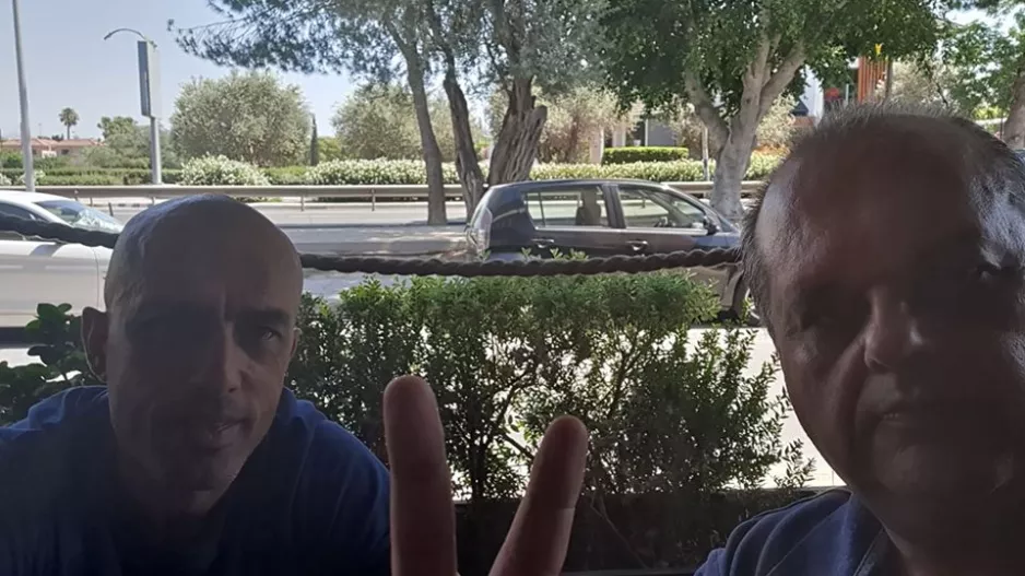 Συνεχίζει με Σιεκκερή