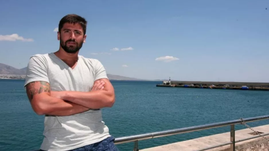 Ρίχνει «δίχτυα» στον παγκόσμιο πρωταθλητή Νίκολα Ράτζεν