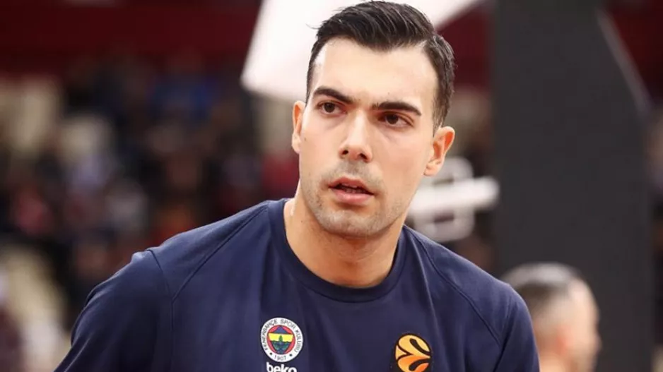 Διαψεύδει για Σλούκα ο Ολυμπιακός