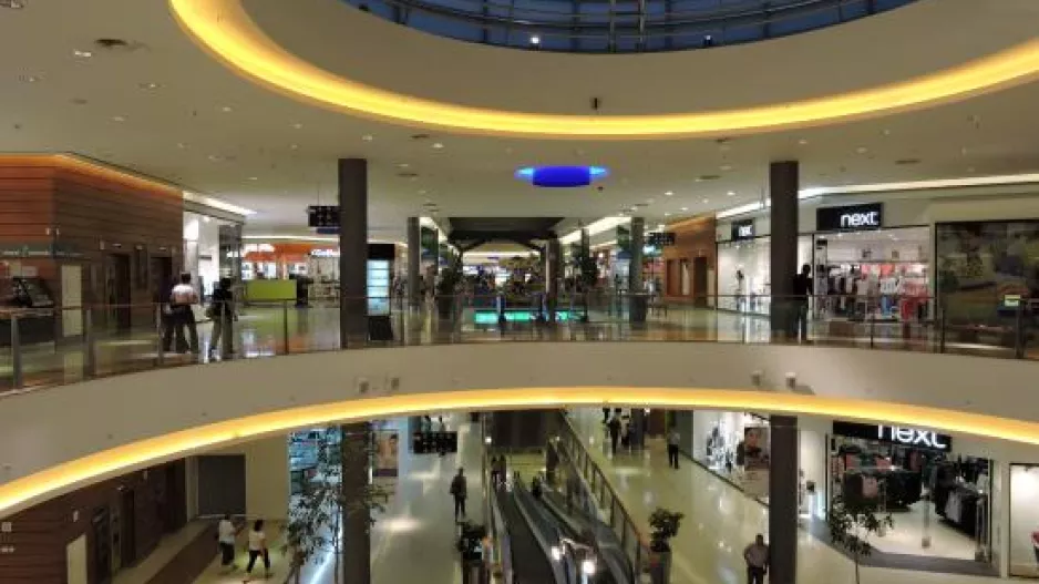 ΠΟΤΕ ανοίγουν τα MALLS