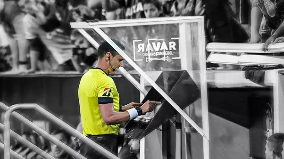 Super League: Τέρμα το VAR που ξέρατε
