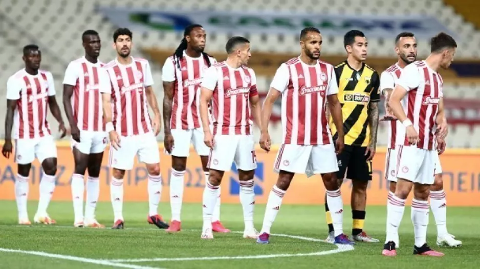 ΑΡΑΟΥΧΟ ανάμεσα σε 8