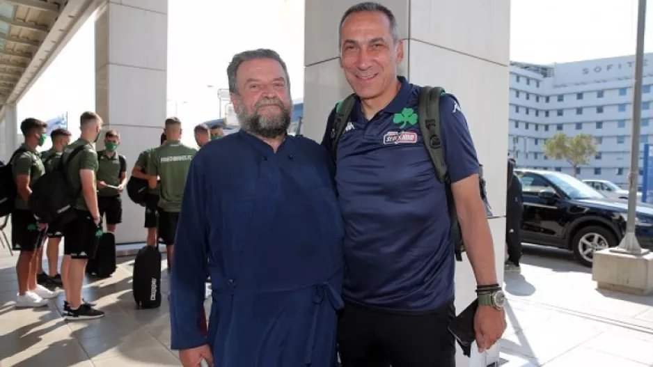 ΦΩΤΟ με παπά και... ευχή (ΔΩΝΗΣ) 
