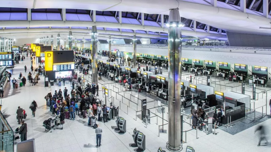 ΑΦΙΞΕΙΣ από Βρετανία; (ΔΗΛΩΣΗ)