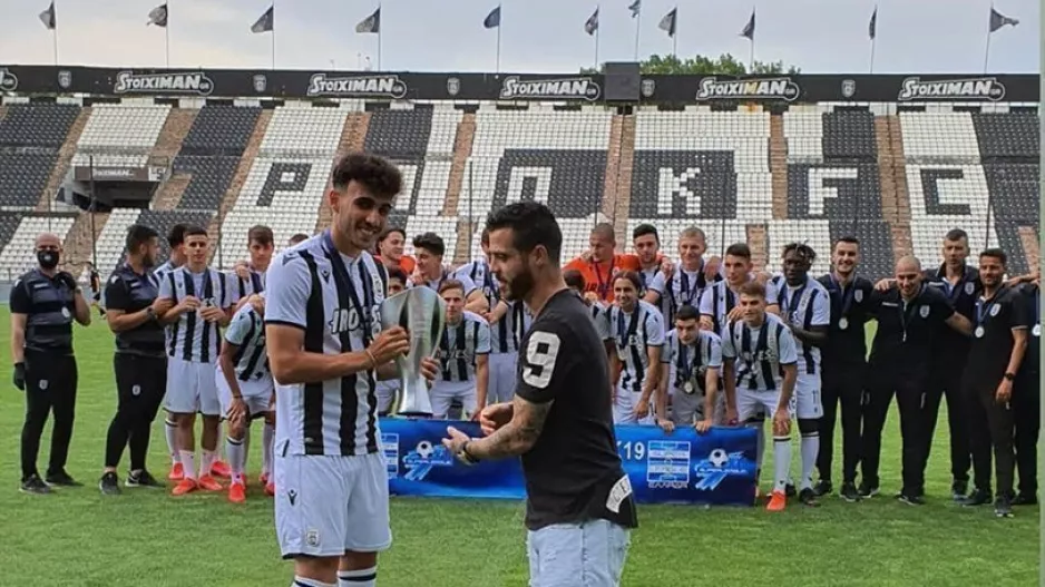 Στέψη δια χειρός Βιεϊρίνια! (βίντεο)