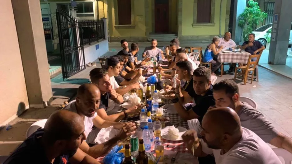 Δείπνο στους παίκτες (φώτος)