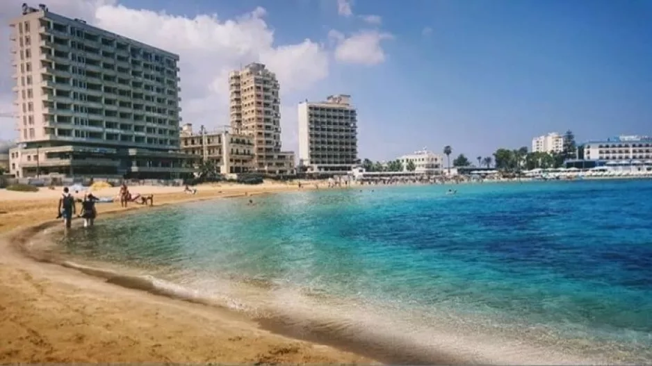 "Τα συρματοπλέγματα μας εμποδίζουν απ' το να γυρίσουμε σπίτι μας..."