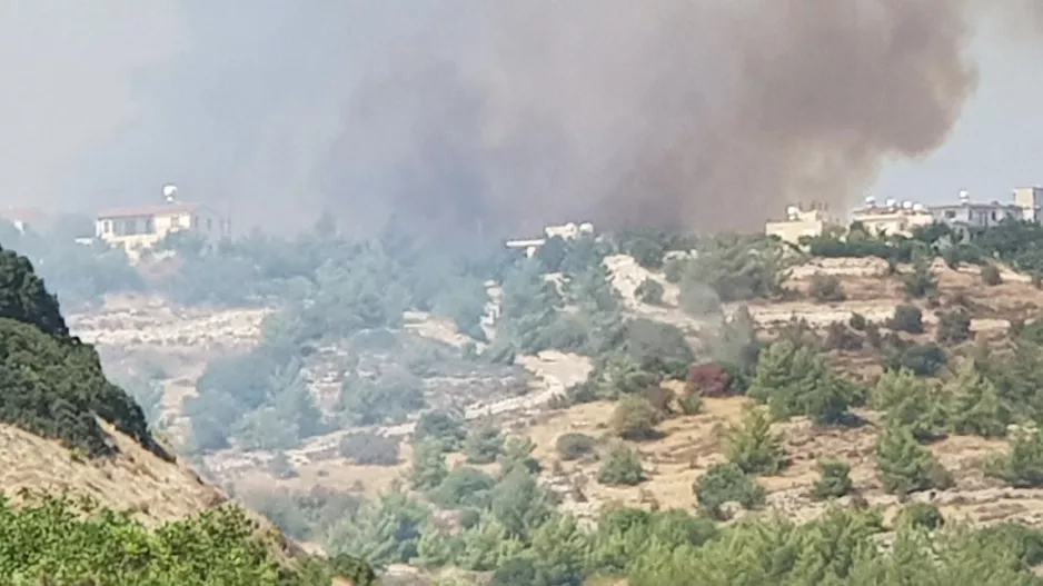 Φωτιά/Πάφος: Σε εγρήγορση για τυχόν εκκένωση κάτοικοι χωριού (ΦΩΤΟΣ)