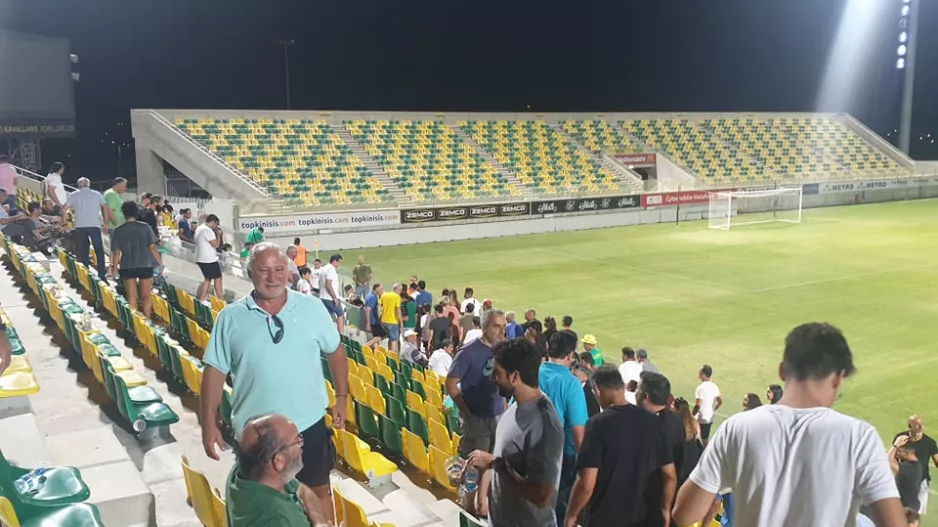 "Χορτάτοι" και... χειροκρότημα (Βίντεο)