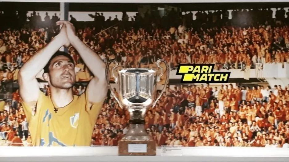 O "Mr Goal" για φωτογραφίες και αυτόγραφα 