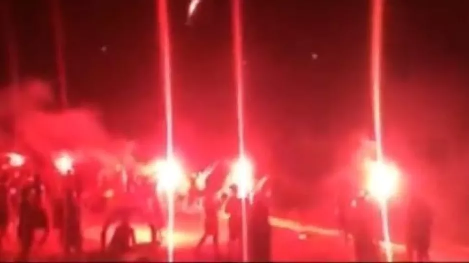 Οι ΑΕΛίστες έκαναν... πανικό (βίντεο)