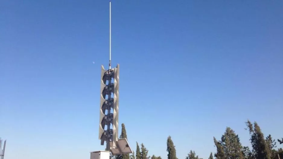 Ήχησαν οι ΣΕΙΡΗΝΕΣ, ξύπνησαν μνήμες... (βίντεο)