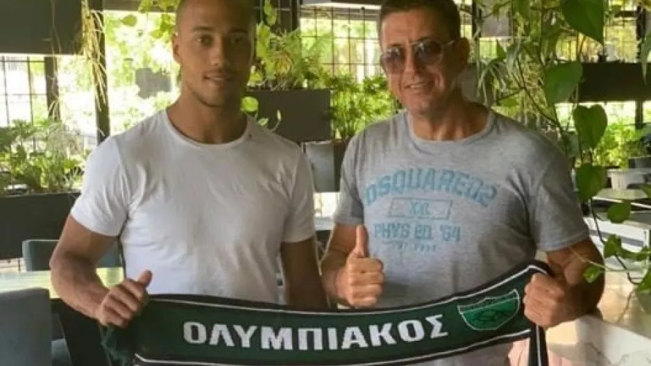 ΦΩΤΟ με τον στράικερ