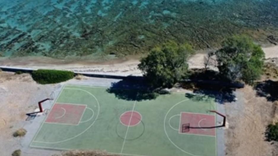Το πιο εξωτικό γήπεδο μπάσκετ της Ελλάδας (BINTEO)