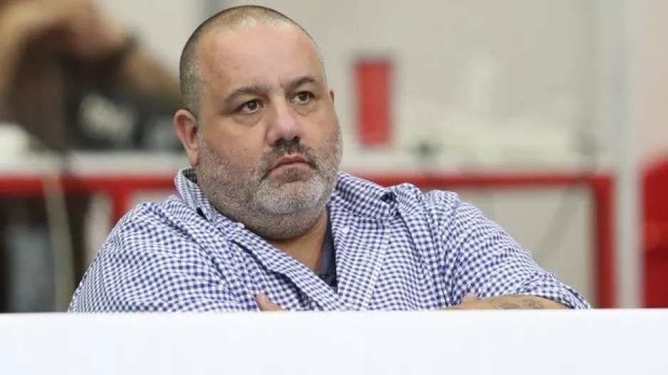 Καραπαπάς: "Σέβεστε μόνο αυτούς που έρχονται και σας ξεβρακώνουν"