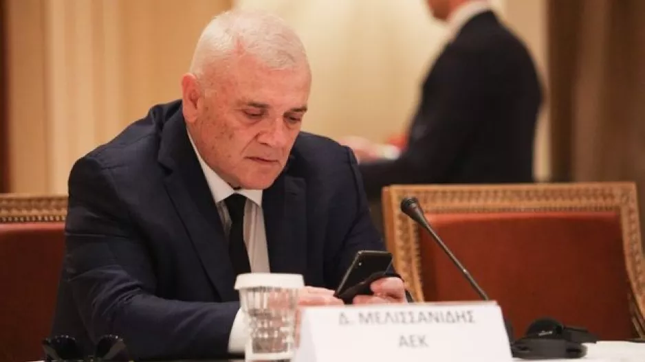 ΕΠΙΘΕΣΗ στον Μελισσανίδη: "Μιλάς εσύ για αξίες;"