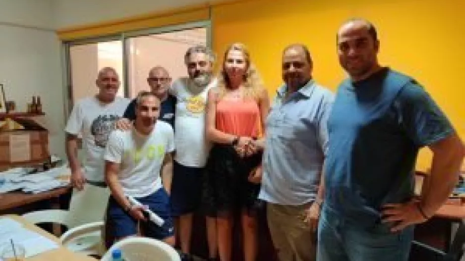 Η αρχηγός ανανέωσε