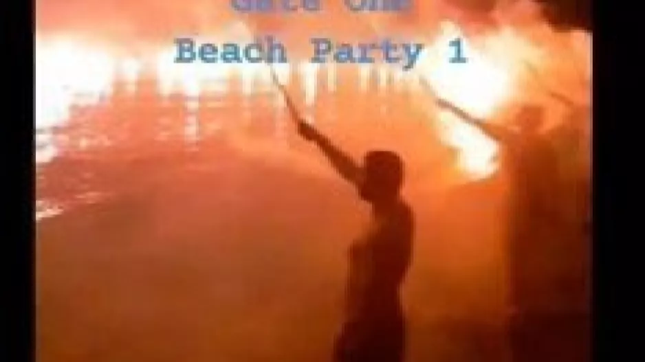 ΘΥΡΑ 1/Χαμός... στην παραλία (φώτο)