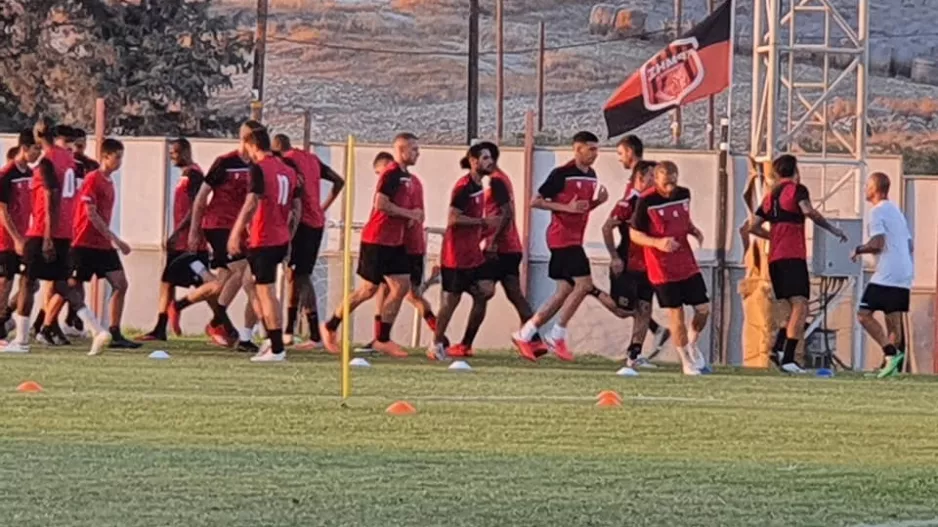 Φώτος από προπονήση και αλλαγή ώρας φιλικού