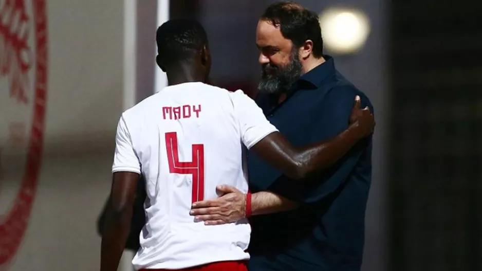 Στο πλευρό του Ολυμπιακού ο Μαρινάκης