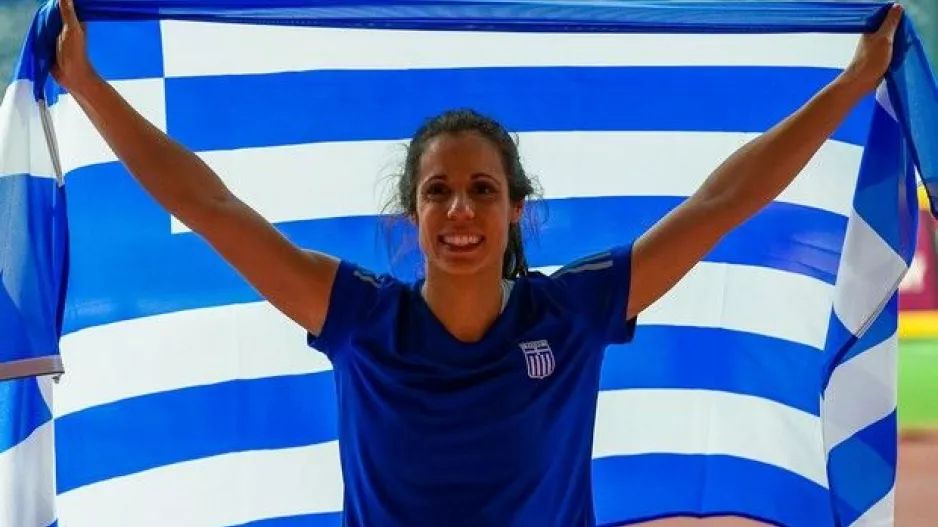 Στεφανίδη: "Γιατί επιτρέπεται κόσμος σε συναυλίες και θέατρα και όχι στα γήπεδα"