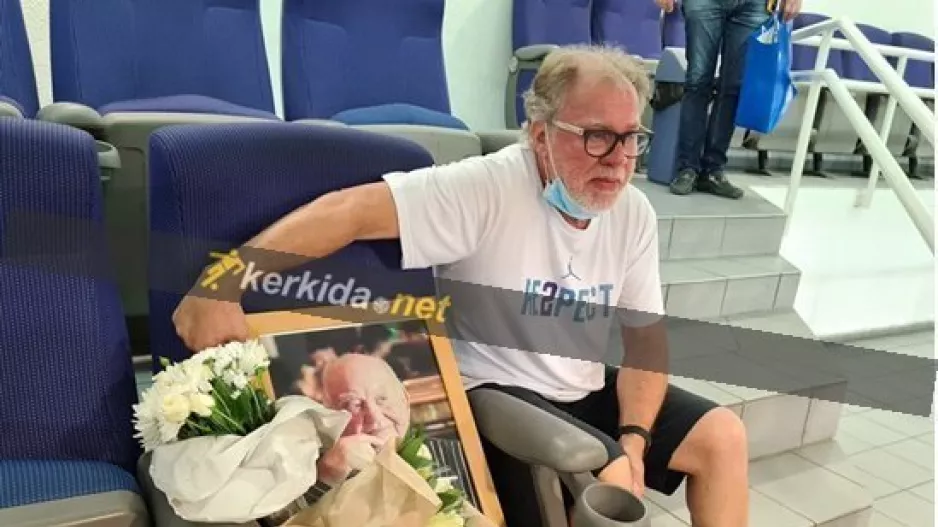 Συγκίνηση στα VIP/Τοποθετήθηκε η κορνίζα του Κρίστη Βέβη! (φωτορεπορτάζ)