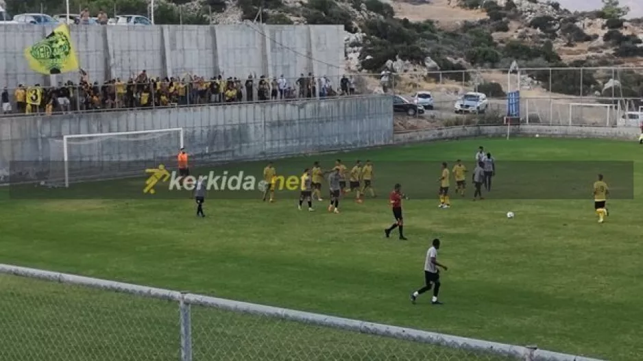 Ωραίοι και άνετοι οι... μικροί της ΑΕΛ! (φώτος)