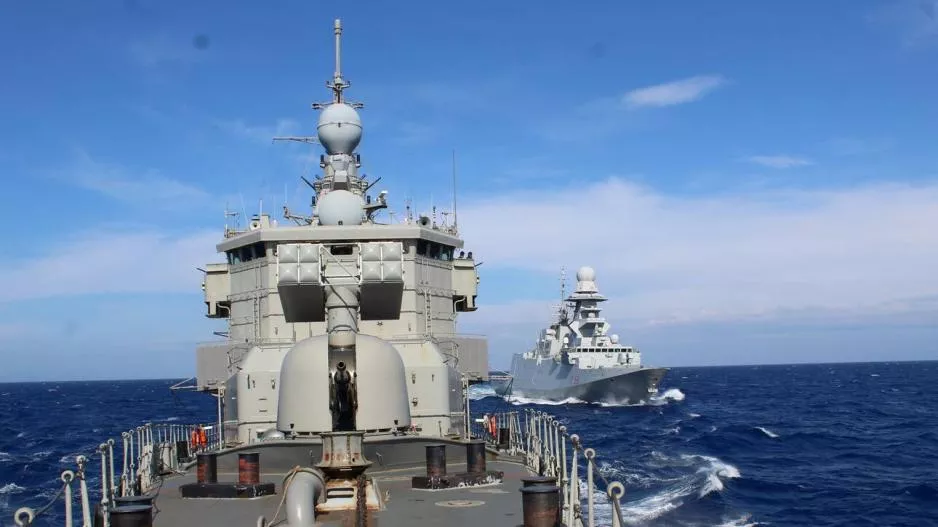 Ελληνικά πολεμικά απέναντι από Oruc Reis - Οι κινήσεις της Αθήνας