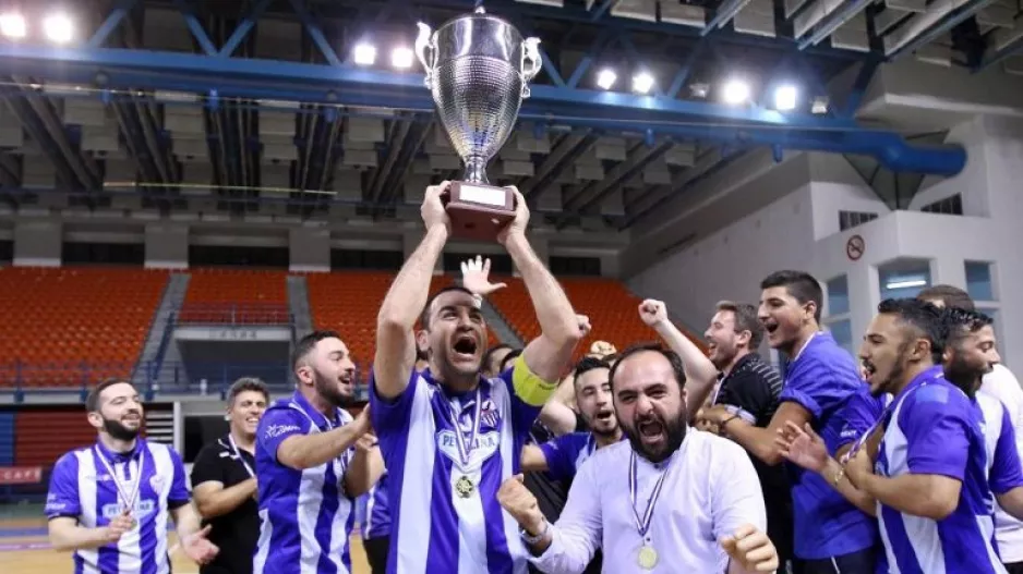 ΚΛΕΙΝΕΙ το φούτσαλ της Ανόρθωσης 