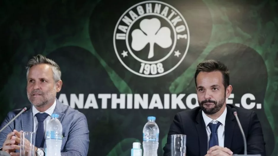 Εχει 7 εξτρέμ, 6 φορ και 0 δεξιούς μπακ μία εβδομάδα πριν από την πρώτη προπόνηση!