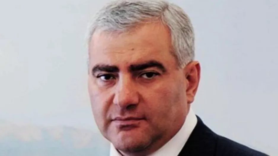 (Αντίπαλος Ομόνοιας) Ο δισεκατομμυριούχος Πρόεδρος 