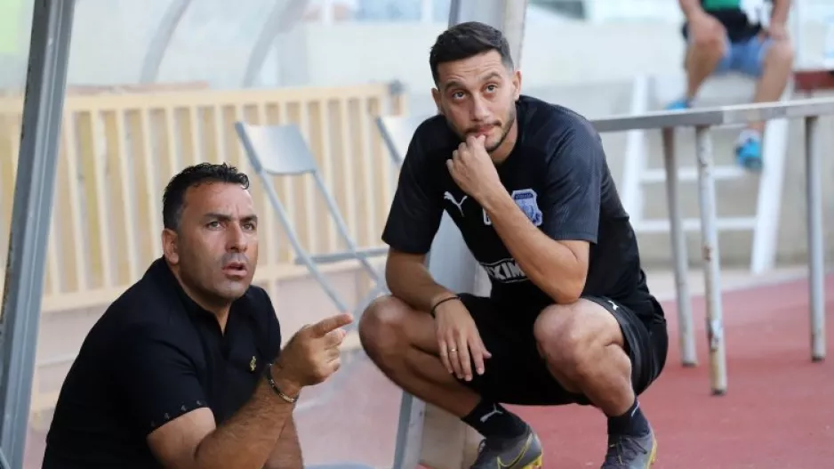 ΕΚΕΙ στο Erosi Manjgaladze 