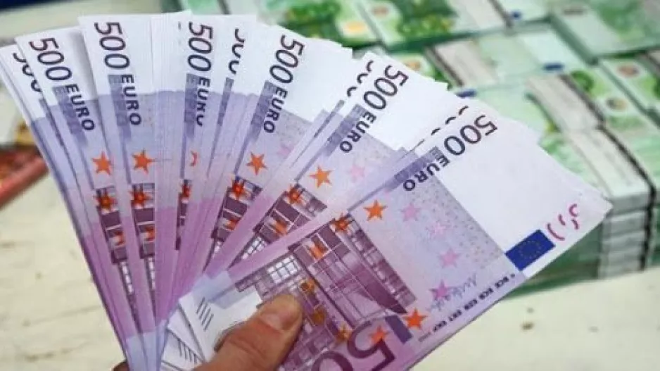 Είναι πολλά... τα ευρώ!