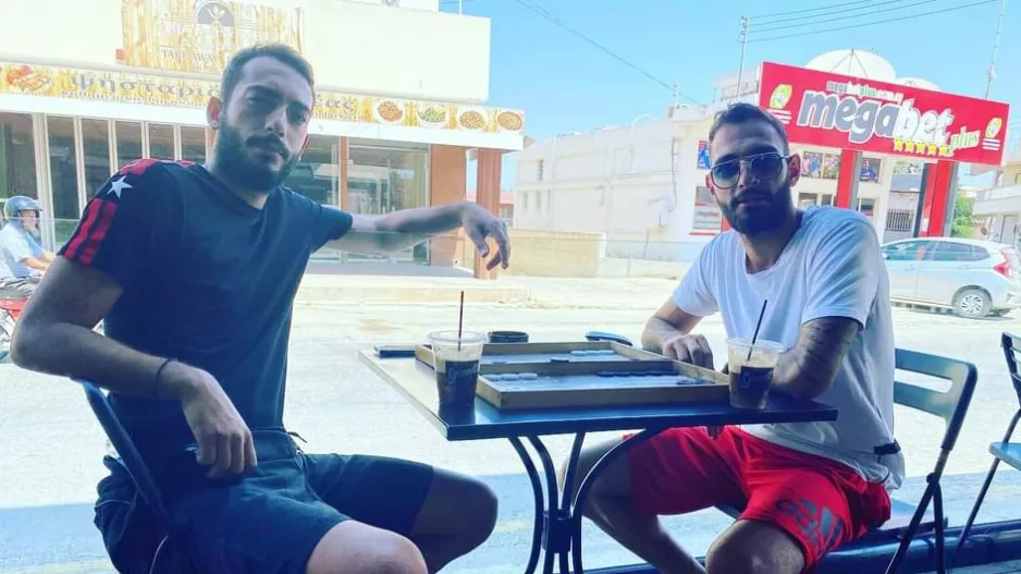 Καφεδάκι με τον αδερφό 