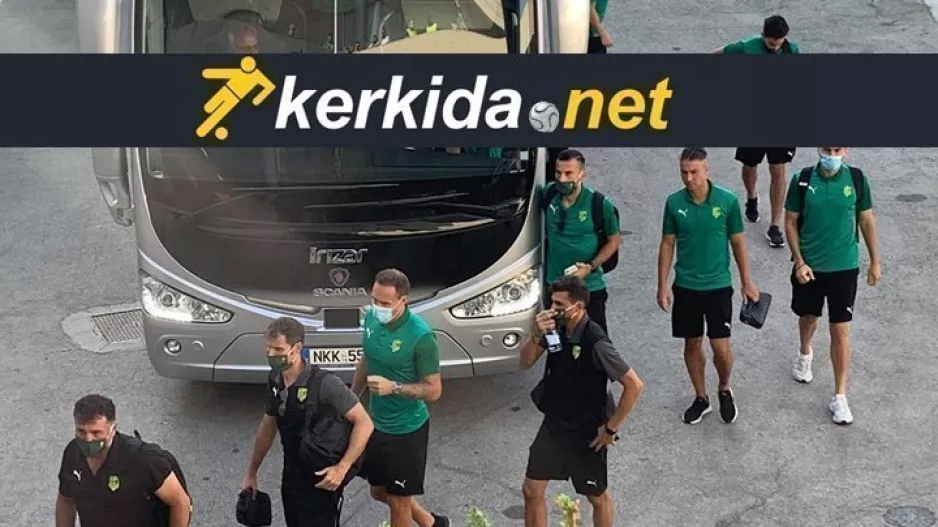 (Φώτος) Η άφιξη της ΑΕΚ στο ΓΣΠ 
