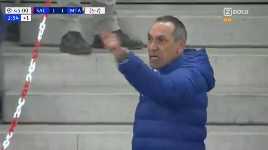 Εξαλλος ο Δώνης με ρεφ, αποβολή με δυο κίτρινες! 
