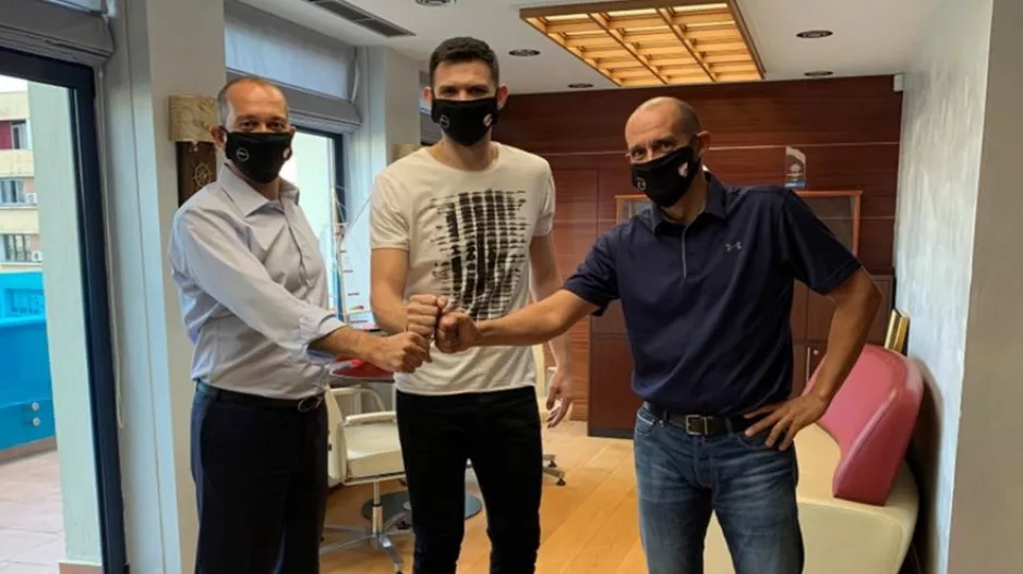 ΚΑΕ Ολυμπιακός: Πρόωρη ανανέωση συμβολαίου με τον Παπανικολάου