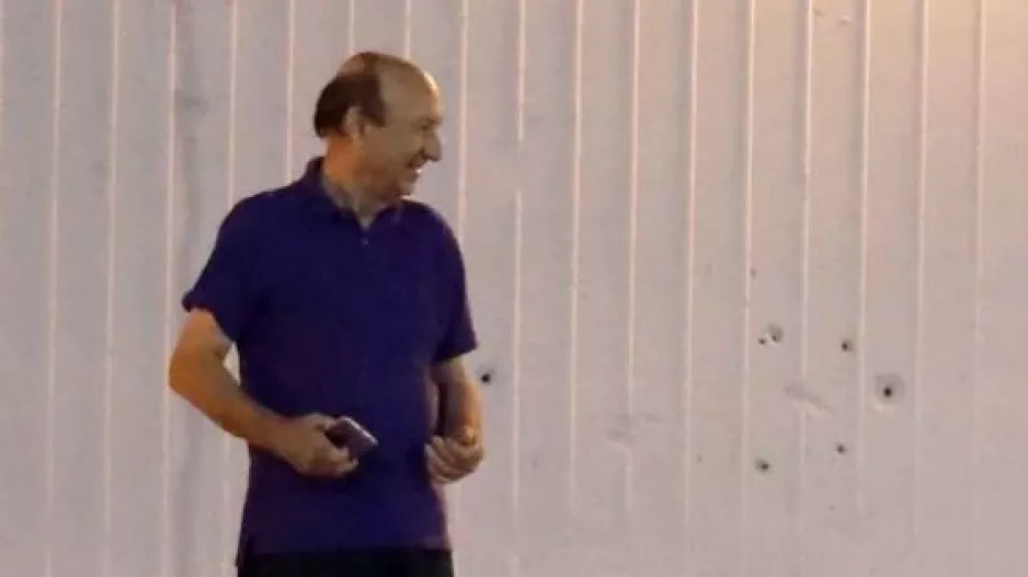 Πολύ χαρούμενος