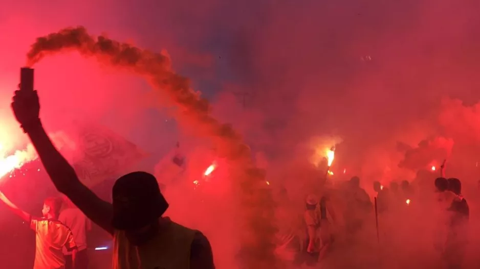 Κίνηση... από ΘΥΡΑ 3 πριν το ΑΠΟΕΛ