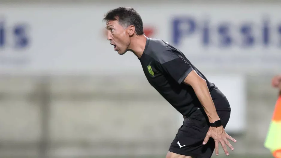 ΔΙΠΛΟ μετά το 3-0!