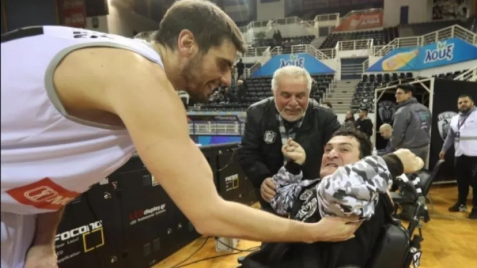 ΠΑΟΚ: Ο γνωστός οπαδός Γιαννάκης προσέφερε 100 ευρώ στην ΚΑΕ!
